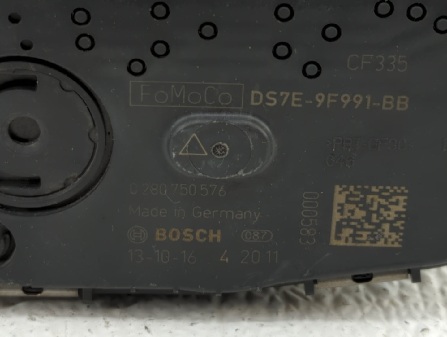 2014-2018 Ford Focus Throttle Body P/N:DS7E-9F991-BB Fits Fits 2014 2015 2016 2017 2018 2019 OEM Used Auto Parts - Oemusedau