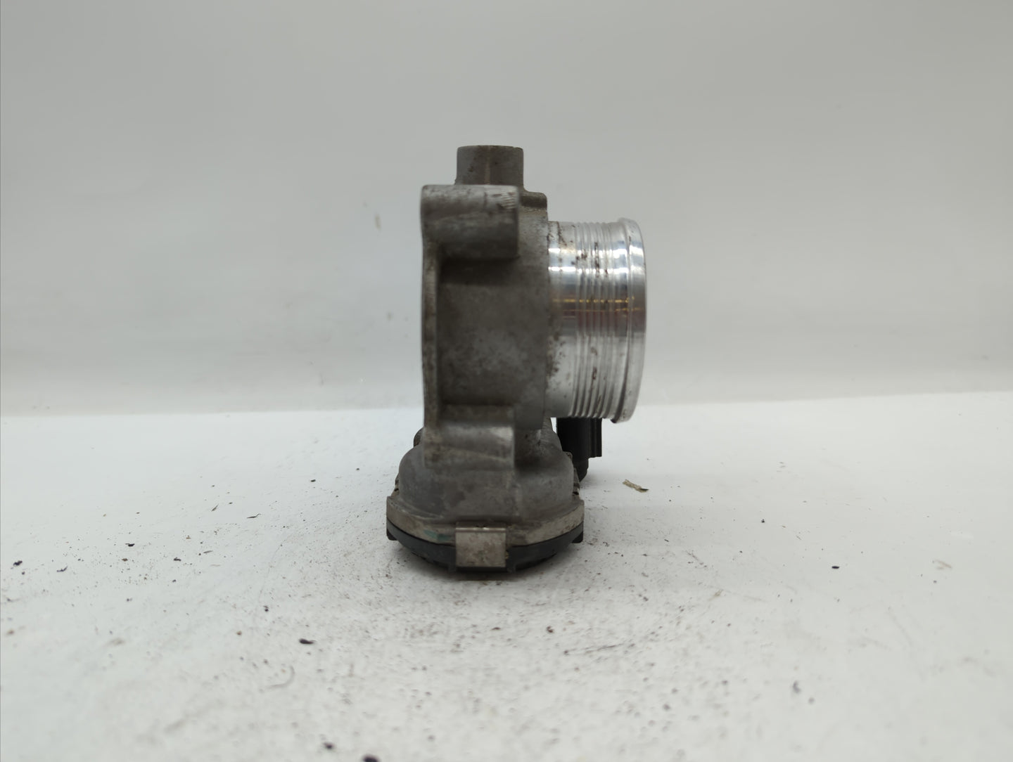 2014-2018 Ford Focus Throttle Body P/N:DS7E-9F991-BB Fits Fits 2014 2015 2016 2017 2018 2019 OEM Used Auto Parts - Oemusedau