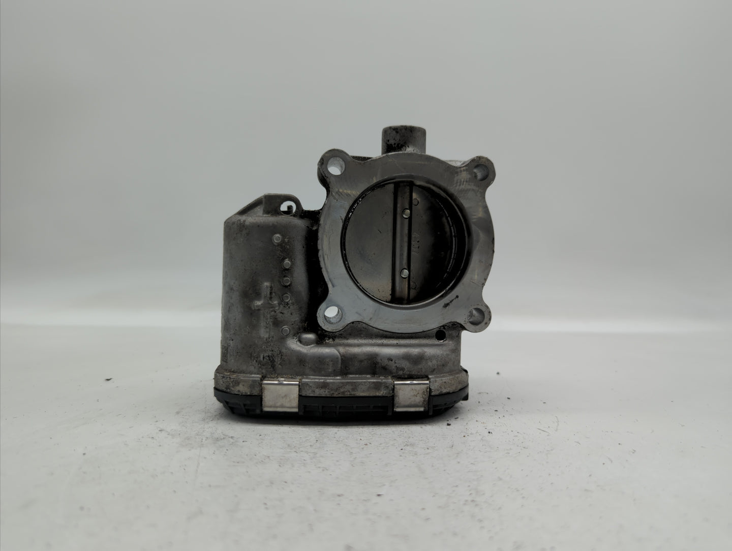 2014-2018 Ford Focus Throttle Body P/N:DS7E-9F991-BB Fits Fits 2014 2015 2016 2017 2018 2019 OEM Used Auto Parts - Oemusedau
