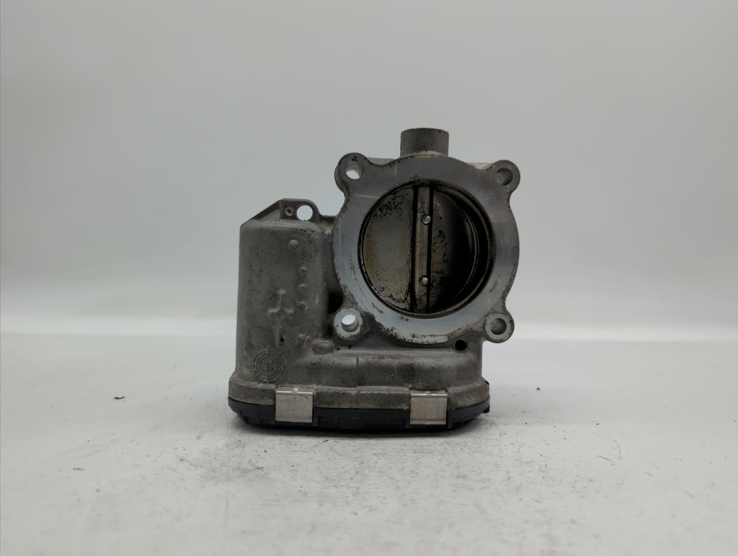 2014-2018 Ford Focus Throttle Body P/N:DS7E-9F991-BB Fits Fits 2014 2015 2016 2017 2018 2019 OEM Used Auto Parts - Oemusedau