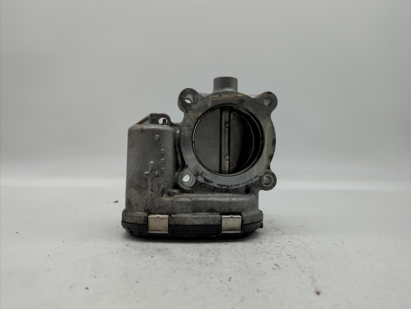 2014-2018 Ford Focus Throttle Body P/N:DS7E-9F991-BB Fits Fits 2014 2015 2016 2017 2018 2019 OEM Used Auto Parts - Oemusedau