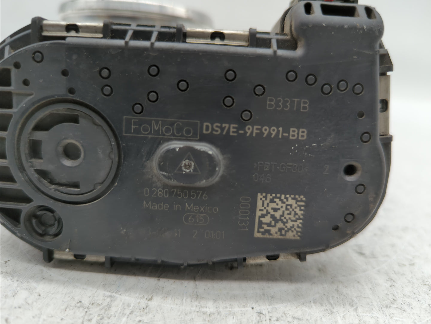 2014-2018 Ford Focus Throttle Body P/N:DS7E-9F991-BB Fits Fits 2014 2015 2016 2017 2018 2019 OEM Used Auto Parts - Oemusedau