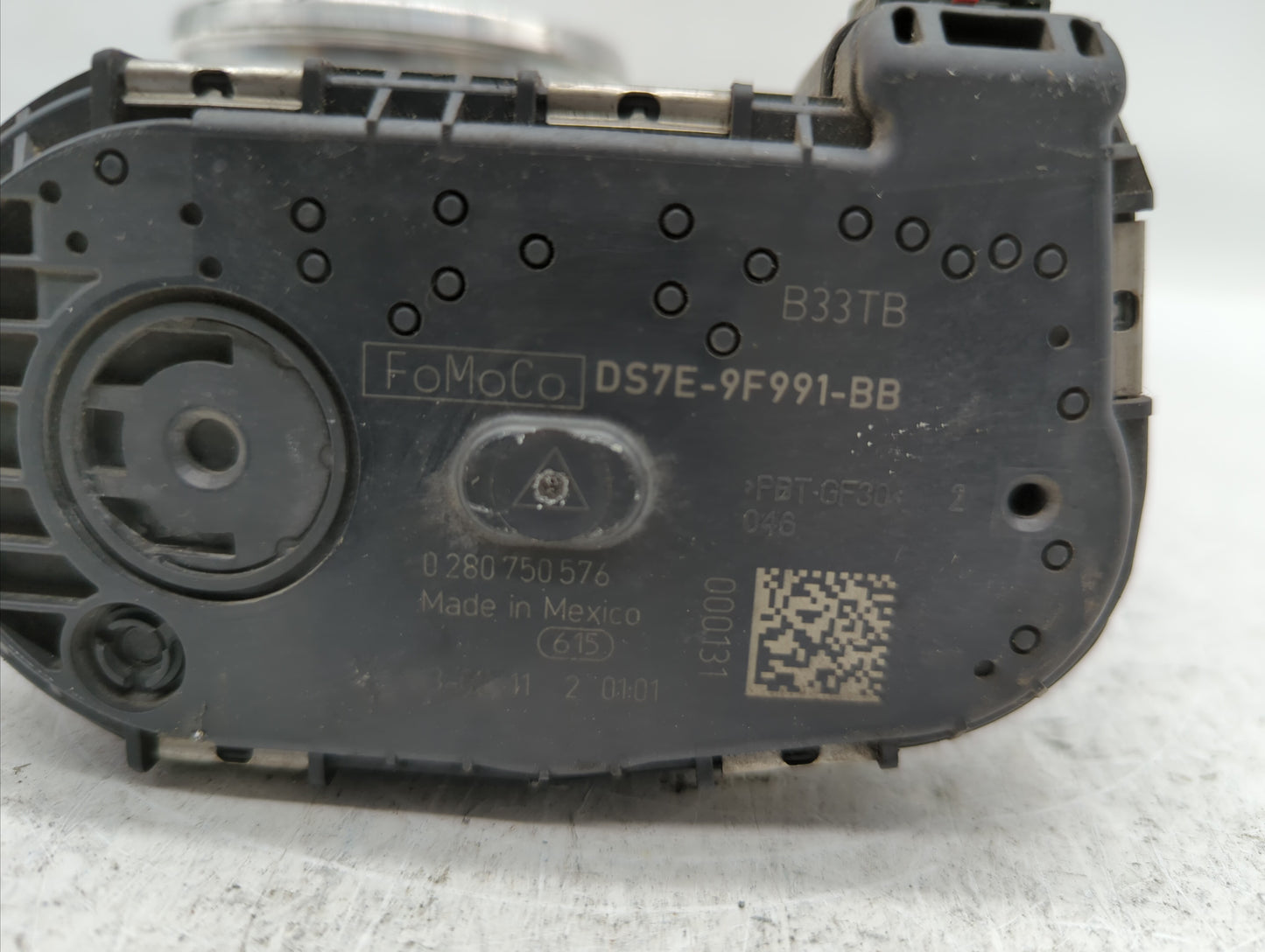 2014-2018 Ford Focus Throttle Body P/N:DS7E-9F991-BB Fits Fits 2014 2015 2016 2017 2018 2019 OEM Used Auto Parts - Oemusedau