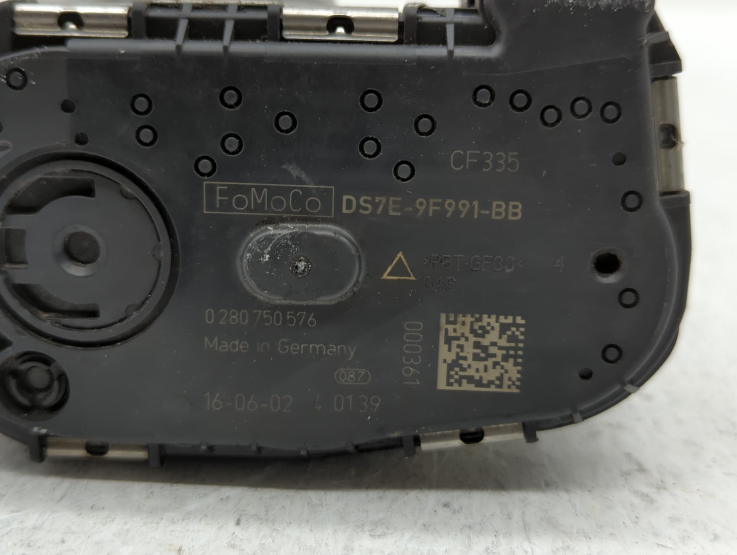 2014-2018 Ford Focus Throttle Body P/N:DS7E-9F991-BB Fits Fits 2014 2015 2016 2017 2018 2019 OEM Used Auto Parts - Oemusedau