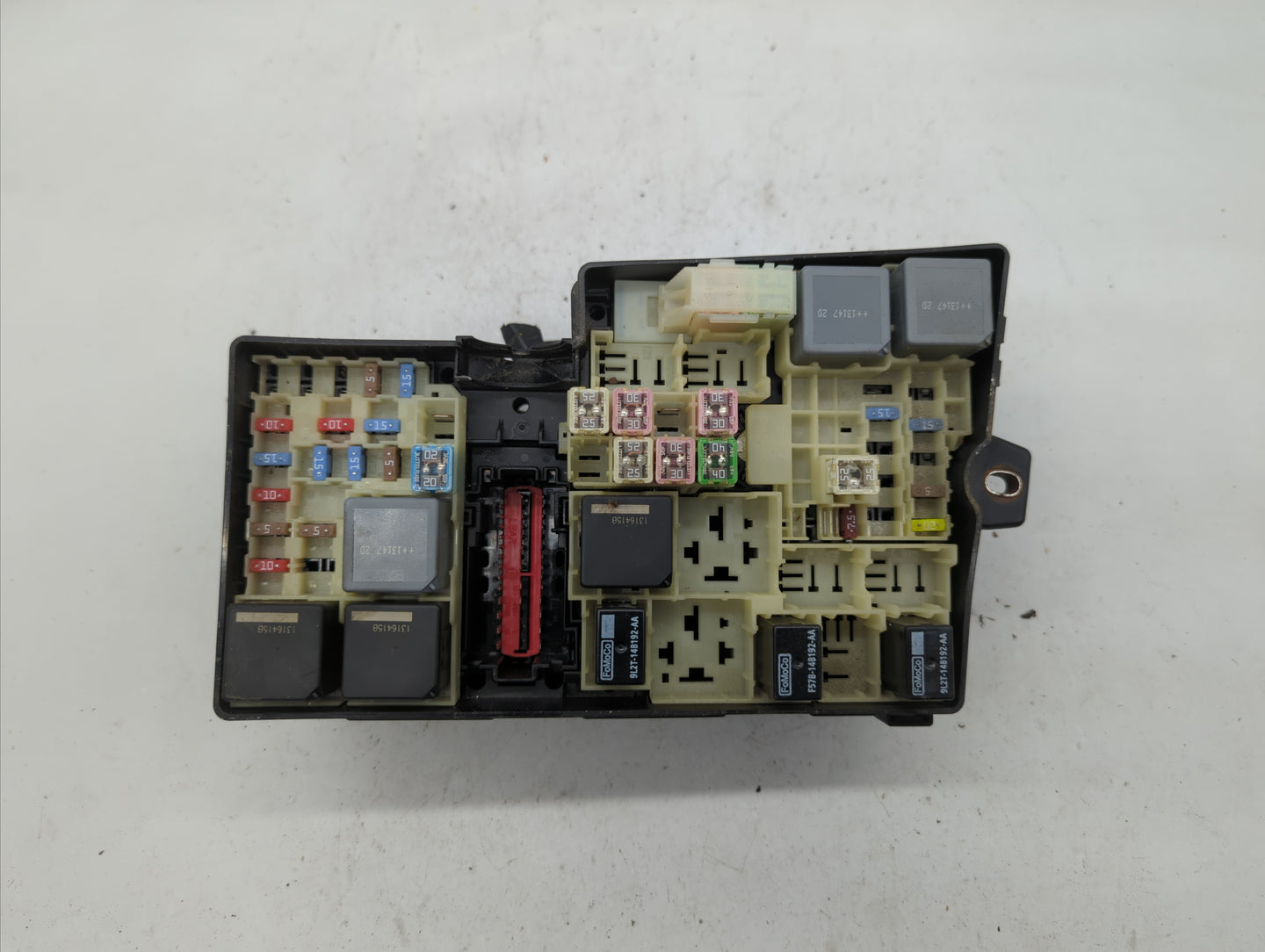 2012-2014 Ford Focus Fusebox Fuse Box Panel Relay Module P/N:AV6T-14A142-AB AV6T-14A142-AA, FU4T-14K733 Fits Fits 2012 2013 