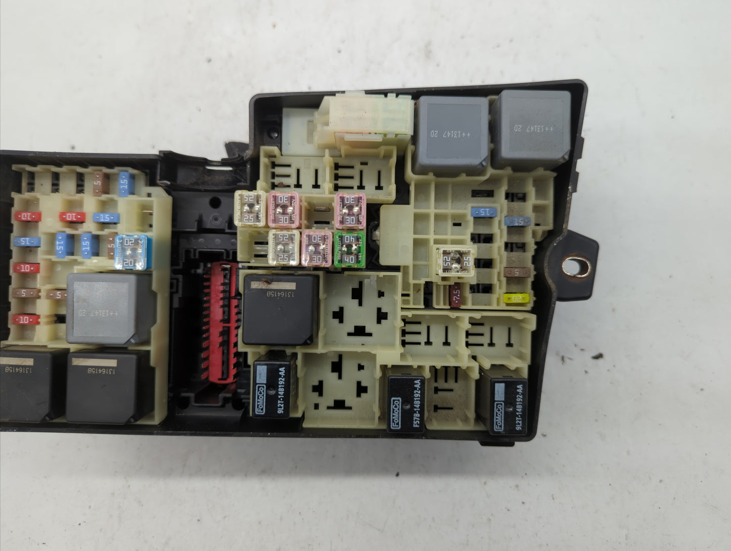 2012-2014 Ford Focus Fusebox Fuse Box Panel Relay Module P/N:AV6T-14A142-AB AV6T-14A142-AA, FU4T-14K733 Fits Fits 2012 2013 