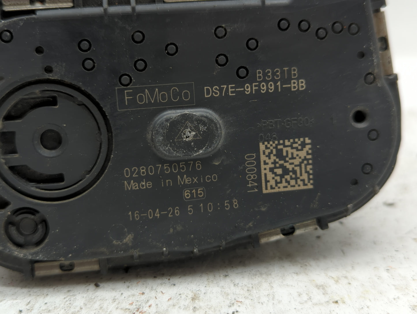 2014-2018 Ford Focus Throttle Body P/N:DS7E-9F991-BB Fits Fits 2014 2015 2016 2017 2018 2019 OEM Used Auto Parts - Oemusedau