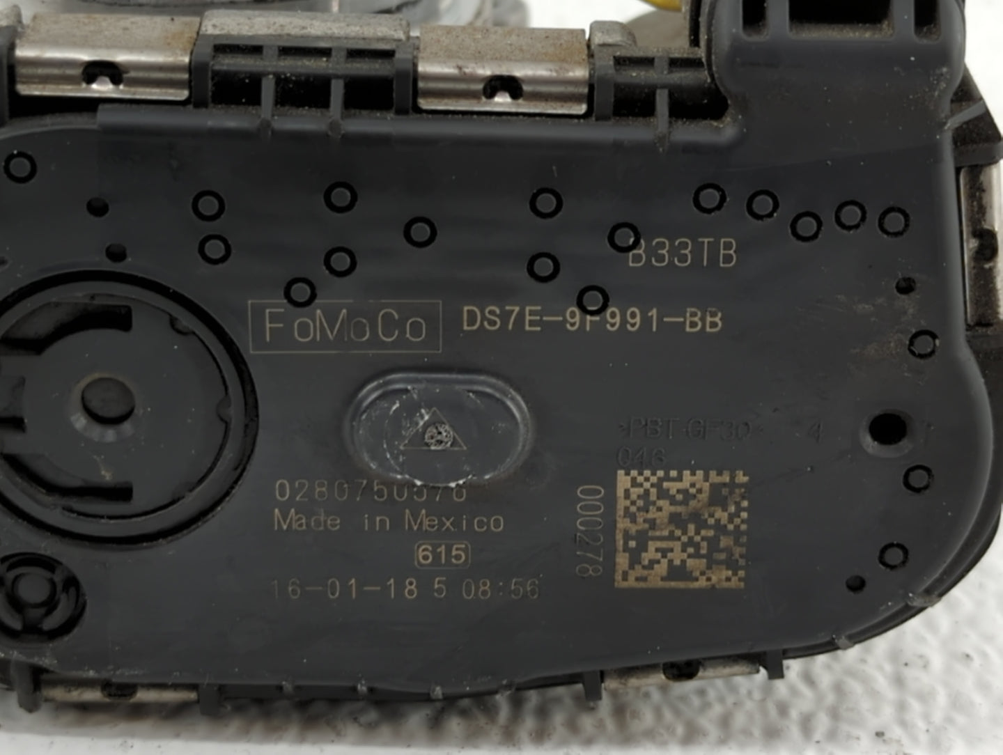 2014-2018 Ford Focus Throttle Body P/N:DS7E-9F991-BB Fits Fits 2014 2015 2016 2017 2018 2019 OEM Used Auto Parts - Oemusedau
