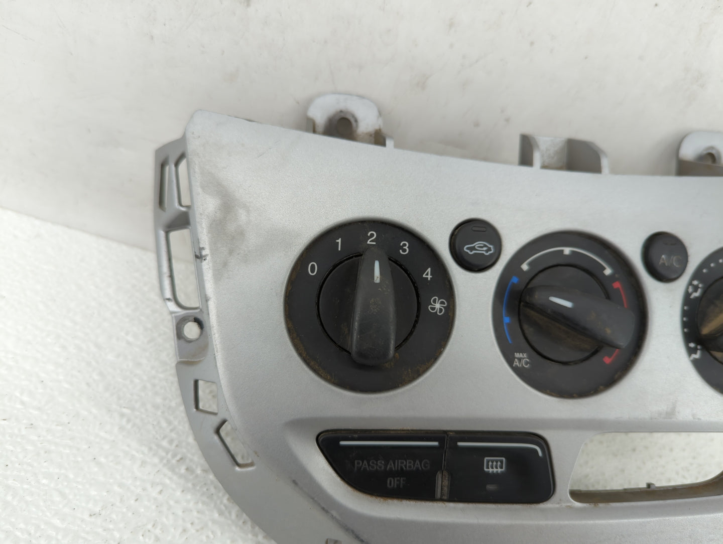 2013-2014 Ford Focus Climate Control Module Temperature AC/Heater Replacement P/N:E1062773 CM5T-19980-AF Fits Fits 2013 2014