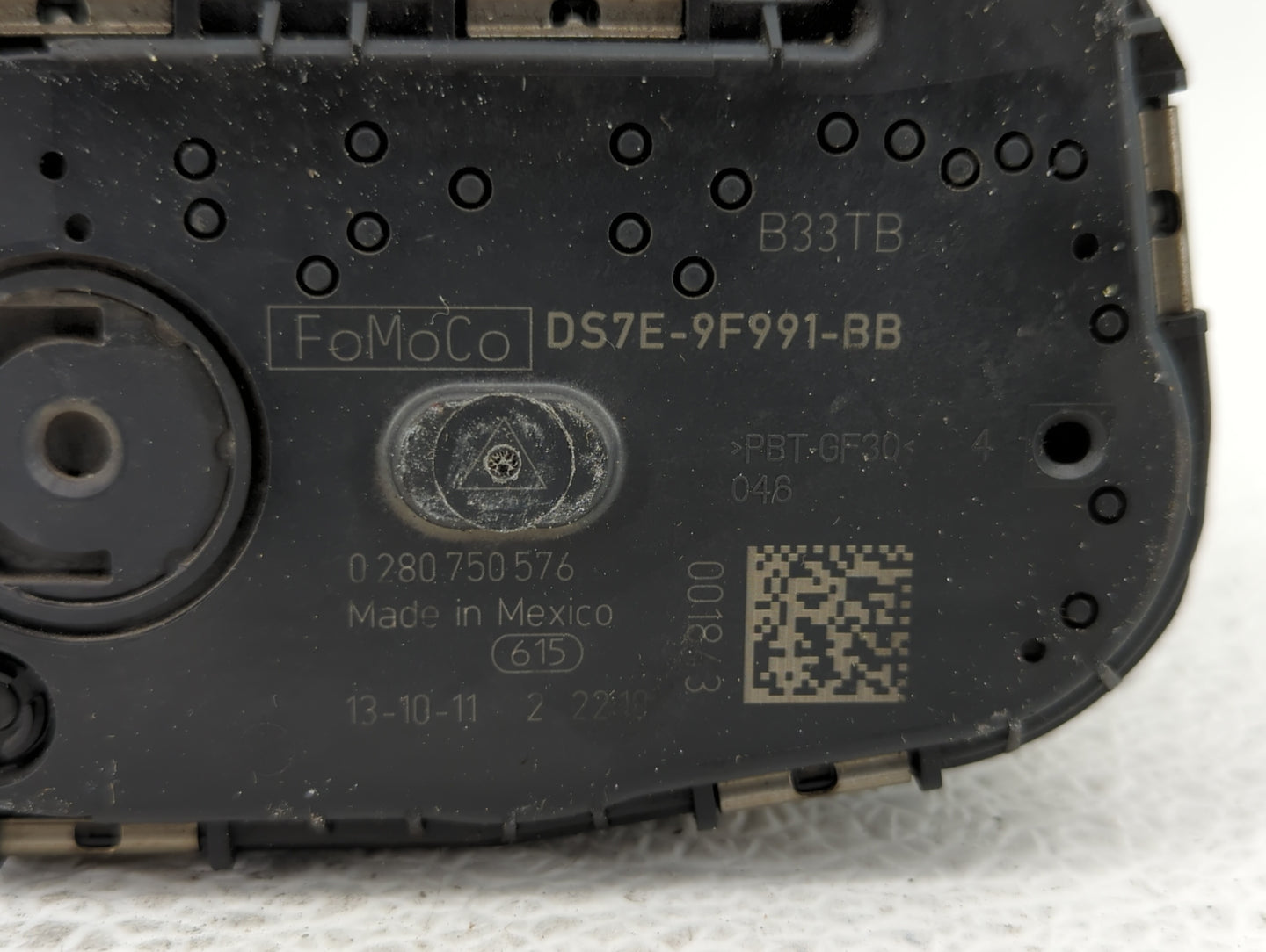 2014-2018 Ford Focus Throttle Body P/N:DS7E-9F991-BB Fits Fits 2014 2015 2016 2017 2018 2019 OEM Used Auto Parts - Oemusedau