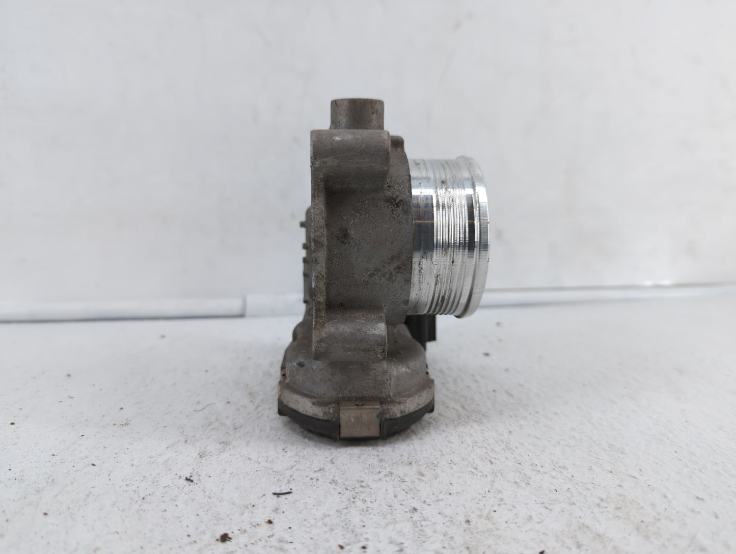 2014-2018 Ford Focus Throttle Body P/N:0 280 750 566 DS7E-9F991-BB Fits Fits 2014 2015 2016 2017 2018 2019 OEM Used Auto Par