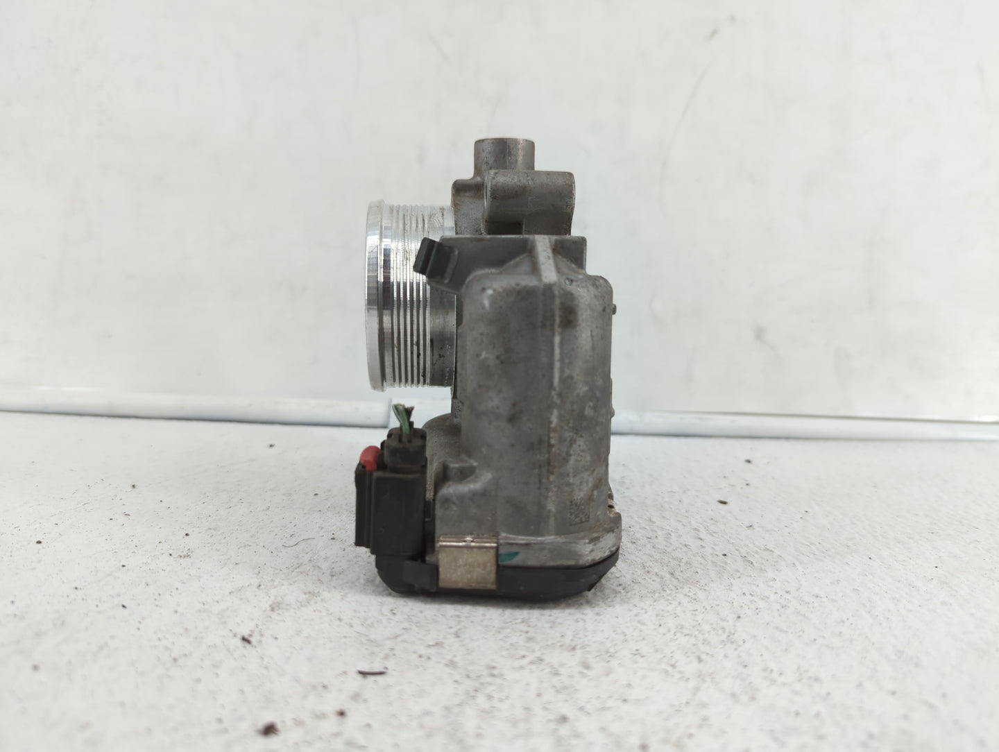 2014-2018 Ford Focus Throttle Body P/N:0 280 750 566 DS7E-9F991-BB Fits Fits 2014 2015 2016 2017 2018 2019 OEM Used Auto Par