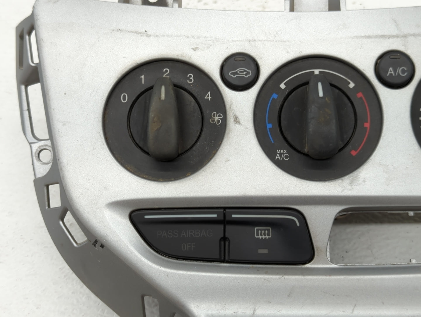 2013-2014 Ford Focus Climate Control Module Temperature AC/Heater Replacement P/N:E1062773 CM5T-19980-AF Fits Fits 2013 2014