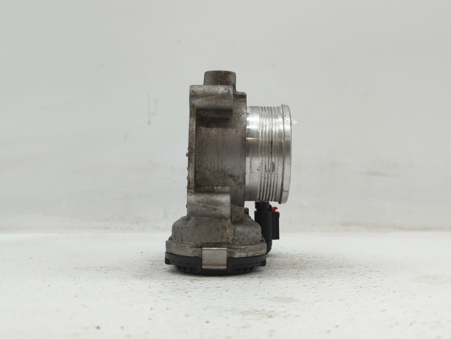 2014-2018 Ford Focus Throttle Body P/N:0 280 750 566 DS7E-9F991-BB Fits Fits 2014 2015 2016 2017 2018 2019 OEM Used Auto Par