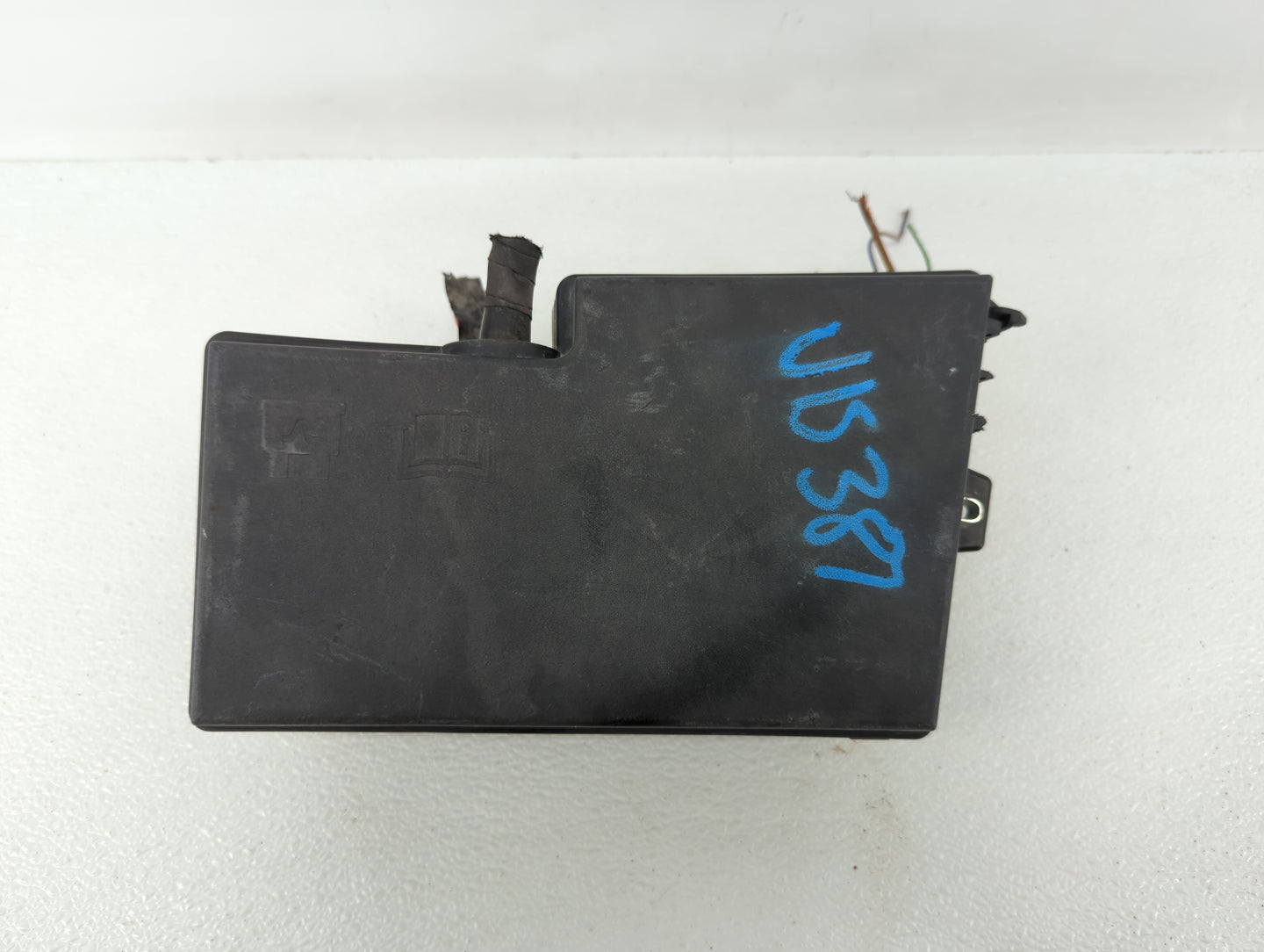 2012-2014 Ford Focus Fusebox Fuse Box Panel Relay Module P/N:AV6T-14A067-AC EV4T-14K733, AV6T-14A142-AB Fits Fits 2012 2013 