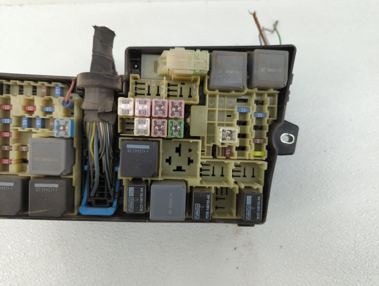 2012-2014 Ford Focus Fusebox Fuse Box Panel Relay Module P/N:AV6T-14A067-AC EV4T-14K733, AV6T-14A142-AB Fits Fits 2012 2013 