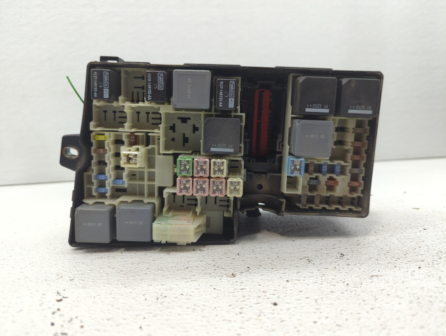 2012-2014 Ford Focus Fusebox Fuse Box Panel Relay Module P/N:AV6T-14A067-AC EV4T-14K733, AV6T-14A142-AB Fits Fits 2012 2013 