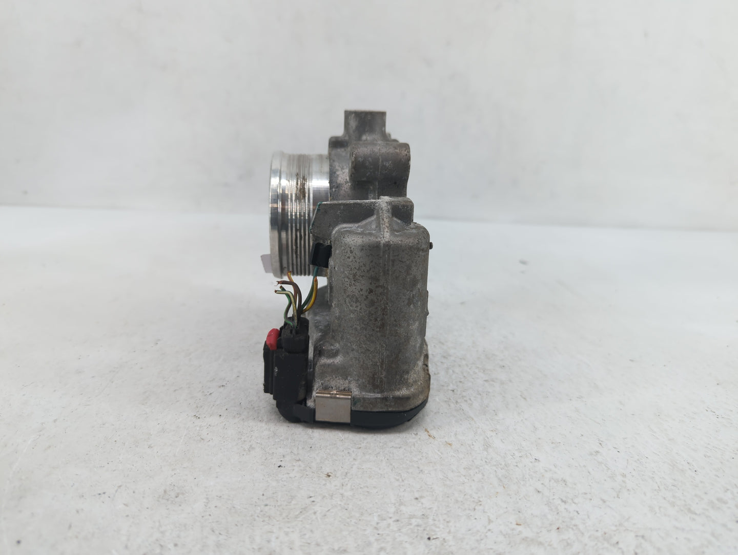 2014-2018 Ford Focus Throttle Body P/N:0 280 750 566 DS7E-9F991-BB Fits Fits 2014 2015 2016 2017 2018 2019 OEM Used Auto Par