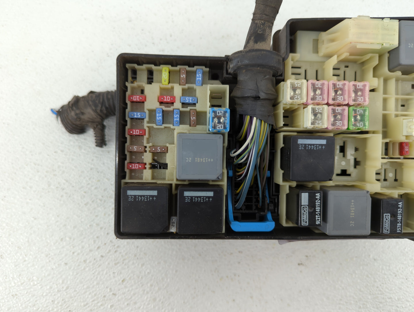 2012-2014 Ford Focus Fusebox Fuse Box Panel Relay Module P/N:AV6T-14A067-AC EV4T-14K733, AV6T-14A142-AB Fits Fits 2012 2013 