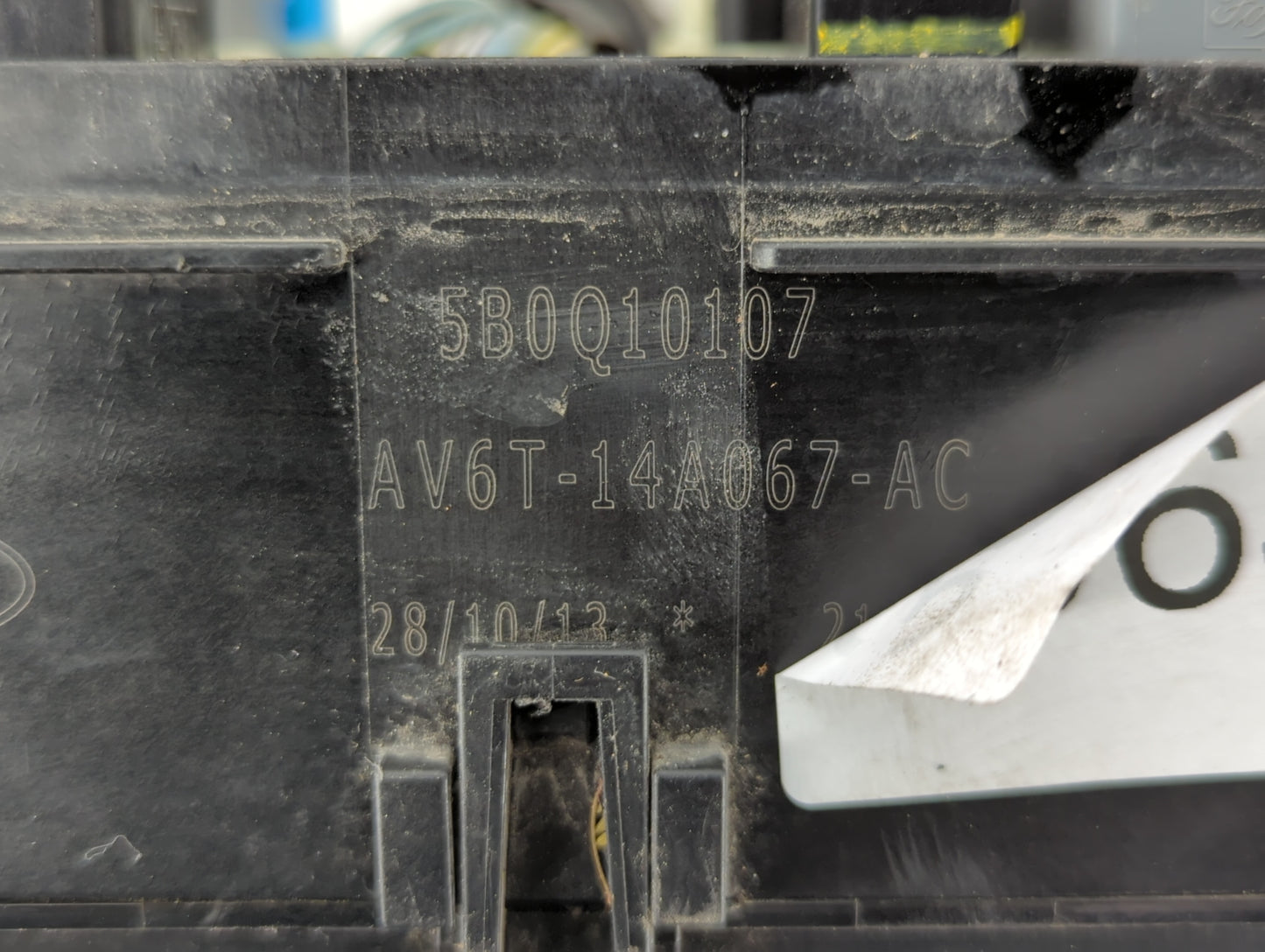 2012-2014 Ford Focus Fusebox Fuse Box Panel Relay Module P/N:AV6T-14A067-AC EV4T-14K733, AV6T-14A142-AB Fits Fits 2012 2013 