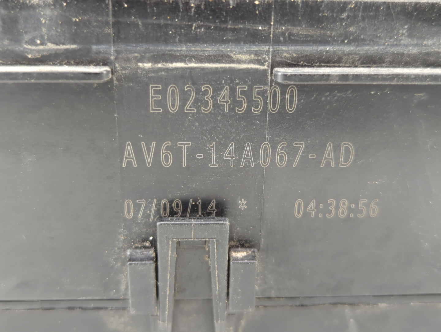 2012-2014 Ford Focus Fusebox Fuse Box Panel Relay Module P/N:AV6T-14A067-AC EV4T-14K733, AV6T-14A142-AB Fits Fits 2012 2013 