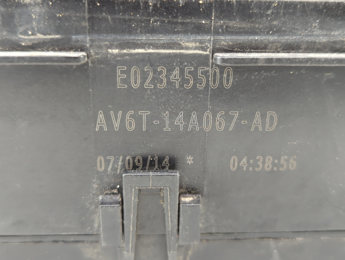 2012-2014 Ford Focus Fusebox Fuse Box Panel Relay Module P/N:AV6T-14A067-AC EV4T-14K733, AV6T-14A142-AB Fits Fits 2012 2013 