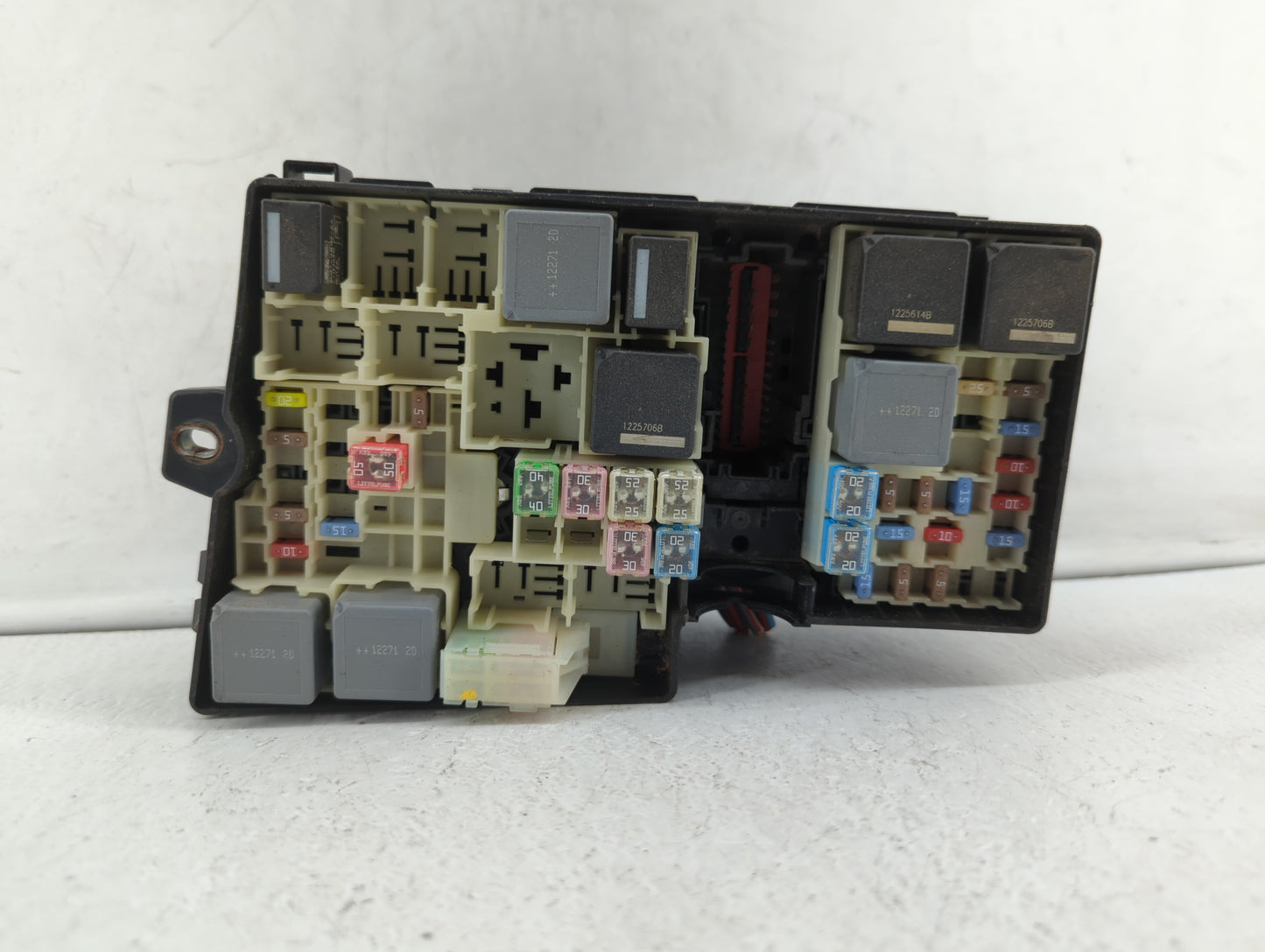2012-2014 Ford Focus Fusebox Fuse Box Panel Relay Module P/N:AV6T-14A067-AC EV4T-14K733, AV6T-14A142-AB Fits Fits 2012 2013 