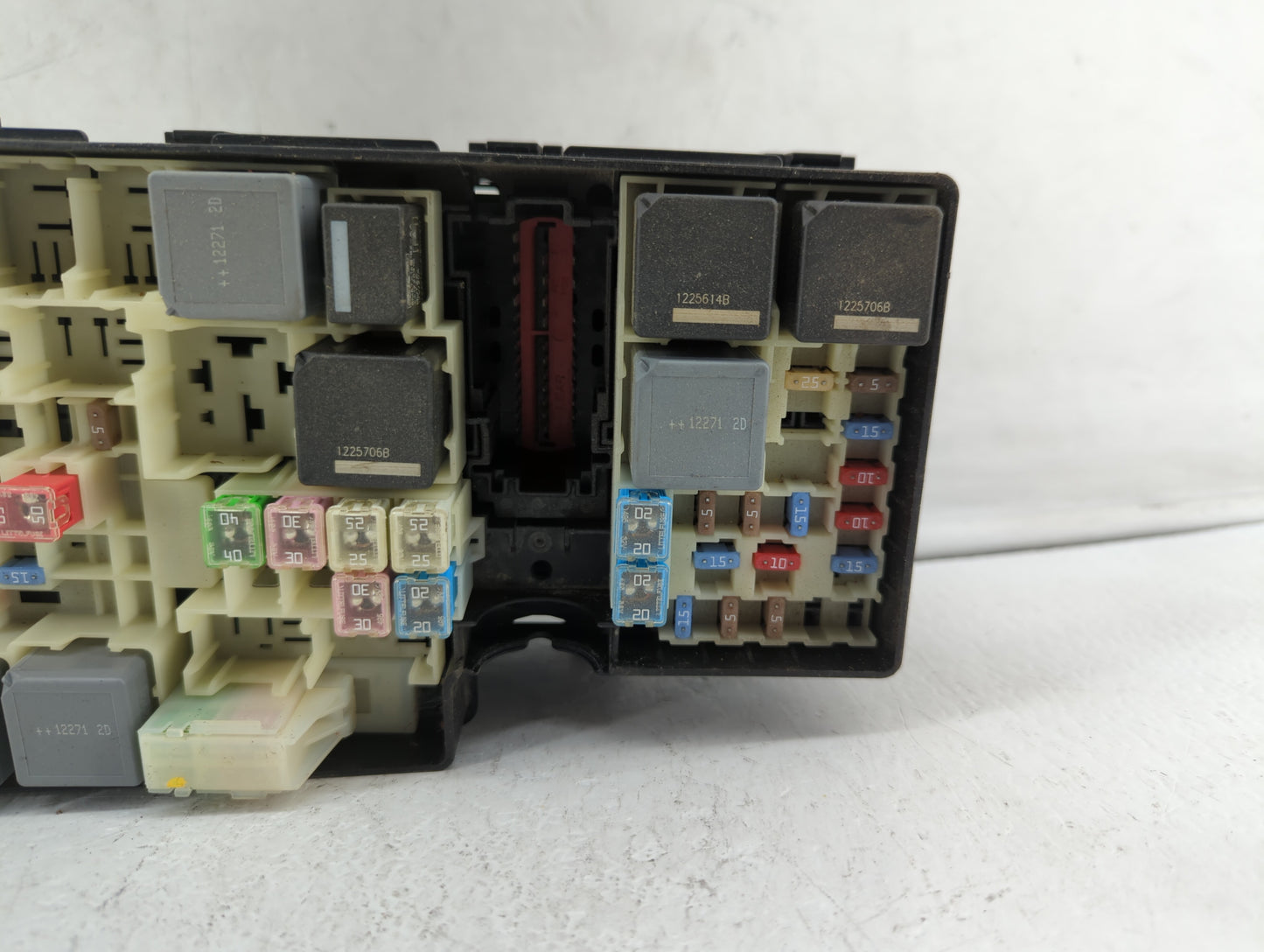 2012-2014 Ford Focus Fusebox Fuse Box Panel Relay Module P/N:AV6T-14A067-AC EV4T-14K733, AV6T-14A142-AB Fits Fits 2012 2013 