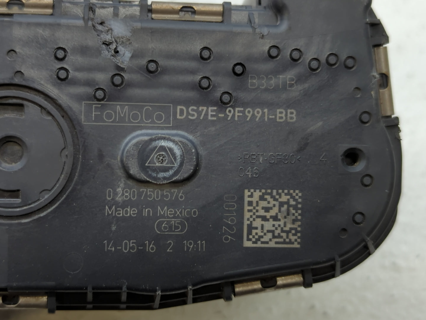 2014-2018 Ford Focus Throttle Body P/N:DS7E-9F991-BB Fits Fits 2014 2015 2016 2017 2018 2019 OEM Used Auto Parts - Oemusedau