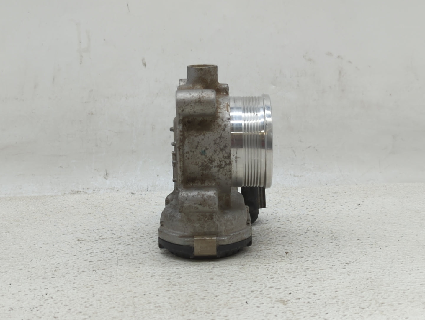 2014-2018 Ford Focus Throttle Body P/N:DS7E-9F991-BB Fits Fits 2014 2015 2016 2017 2018 2019 OEM Used Auto Parts - Oemusedau