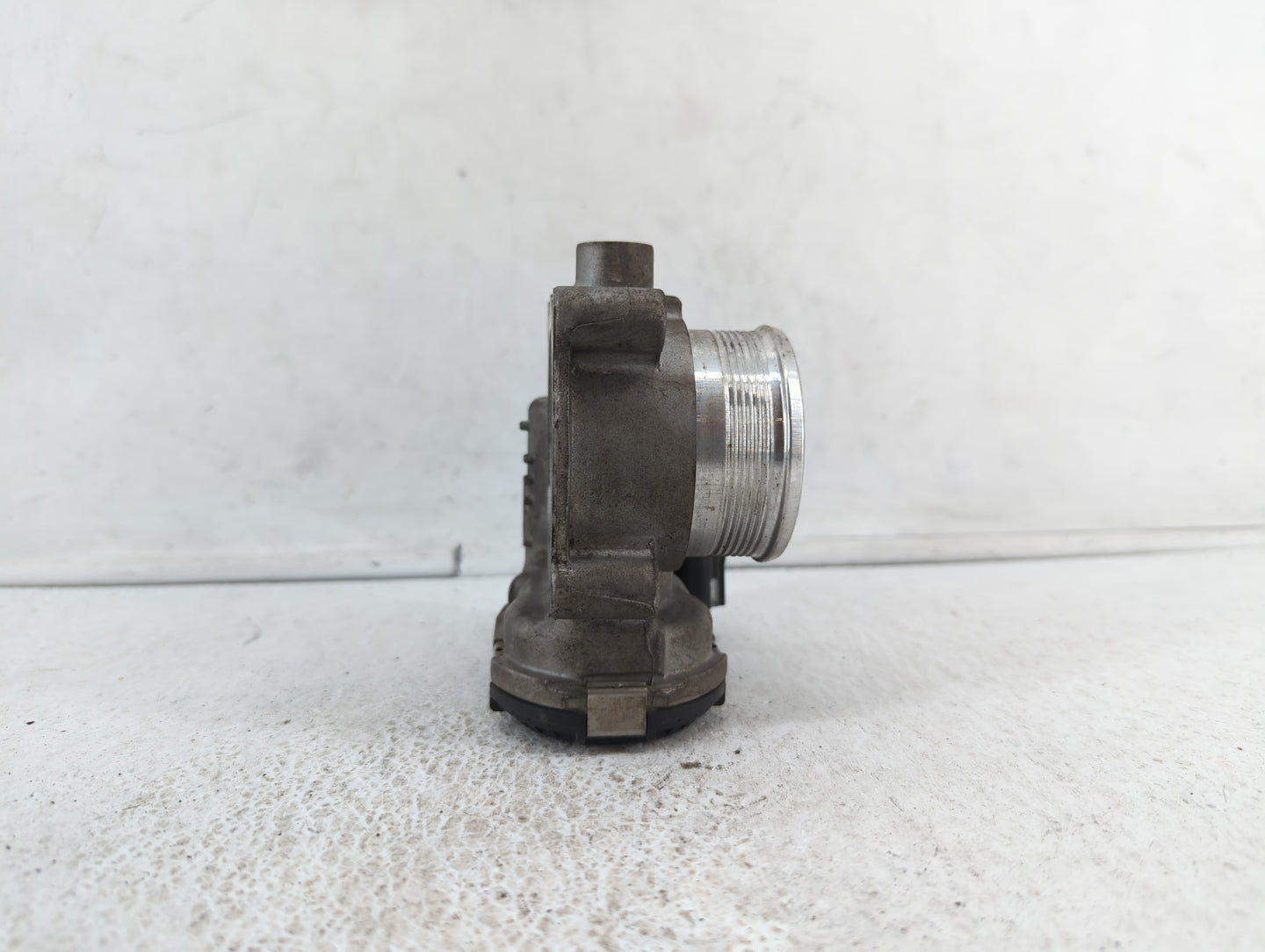 2014-2018 Ford Focus Throttle Body P/N:DS7E-9F991-BB Fits Fits 2014 2015 2016 2017 2018 2019 2020 2021 2022 OEM Used Auto Pa