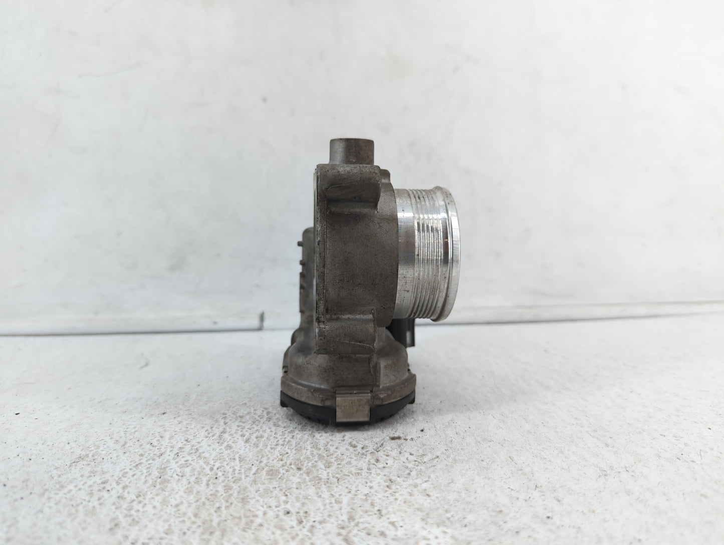 2014-2018 Ford Focus Throttle Body P/N:DS7E-9F991-BB Fits Fits 2014 2015 2016 2017 2018 2019 2020 2021 2022 OEM Used Auto Pa