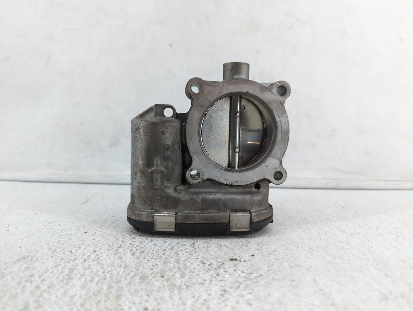 2014-2018 Ford Focus Throttle Body P/N:DS7E-9F991-BB Fits Fits 2014 2015 2016 2017 2018 2019 2020 2021 2022 OEM Used Auto Pa