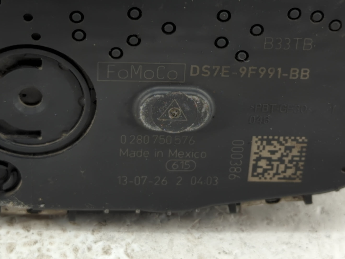 2014-2018 Ford Focus Throttle Body P/N:DS7E-9F991-BB Fits Fits 2014 2015 2016 2017 2018 2019 2020 2021 2022 OEM Used Auto Pa