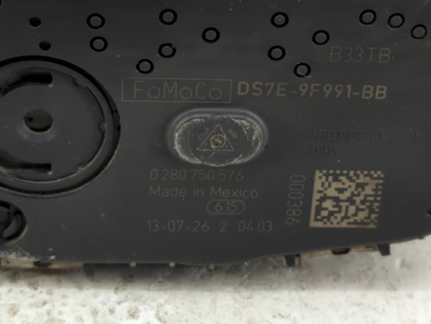 2014-2018 Ford Focus Throttle Body P/N:DS7E-9F991-BB Fits Fits 2014 2015 2016 2017 2018 2019 2020 2021 2022 OEM Used Auto Pa