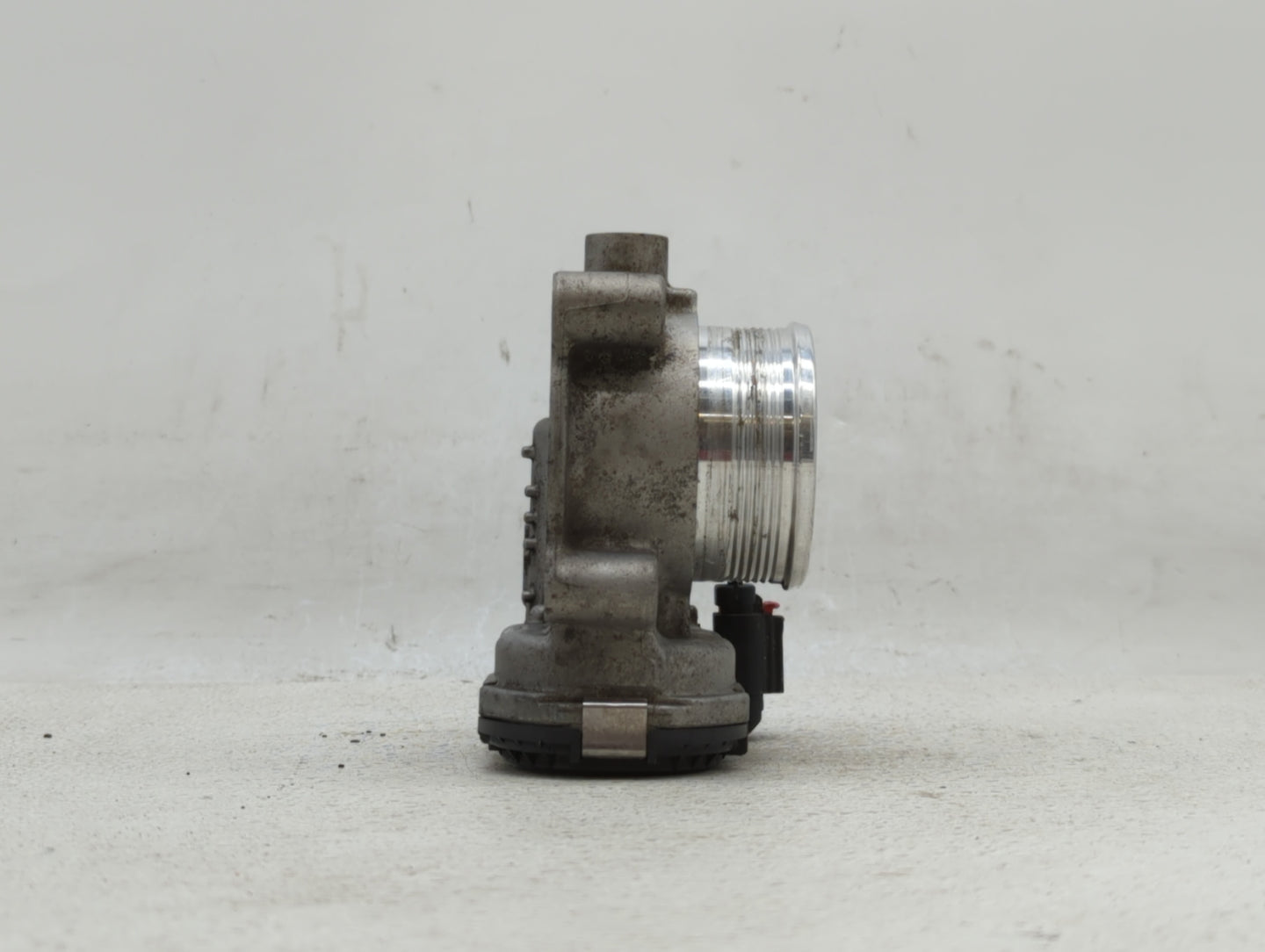 2014-2018 Ford Focus Throttle Body P/N:DS7E-9F991-BB Fits Fits 2014 2015 2016 2017 2018 2019 OEM Used Auto Parts - Oemusedau