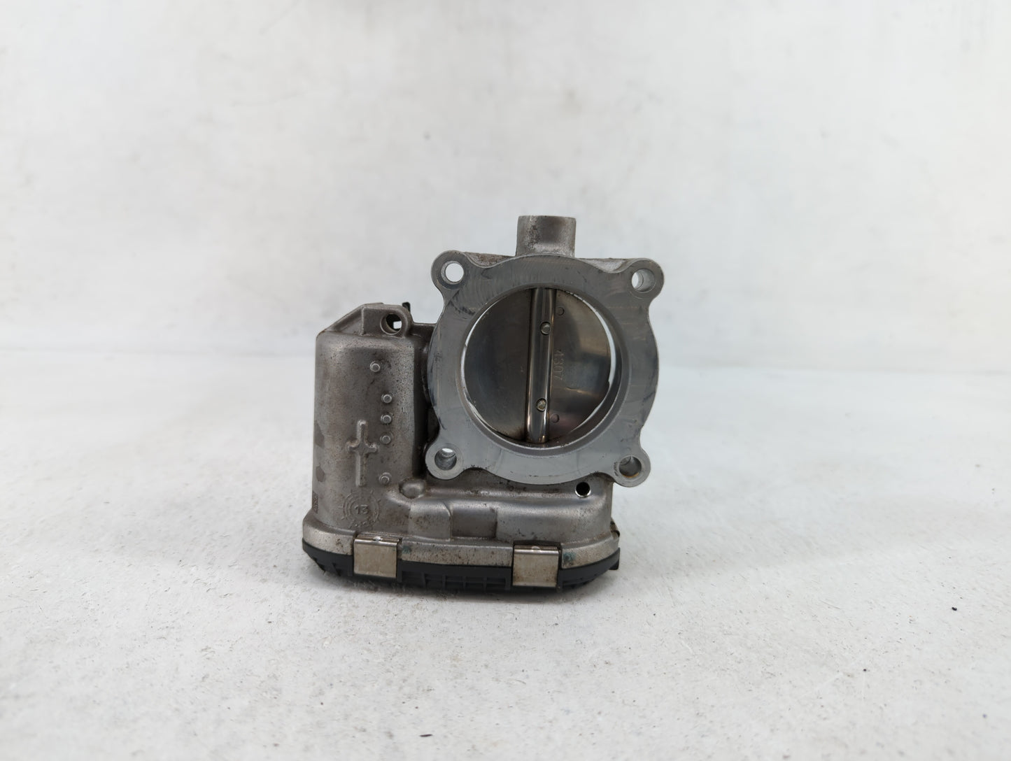 2014-2018 Ford Focus Throttle Body P/N:DS7E-9F991-BB Fits Fits 2014 2015 2016 2017 2018 2019 OEM Used Auto Parts - Oemusedau