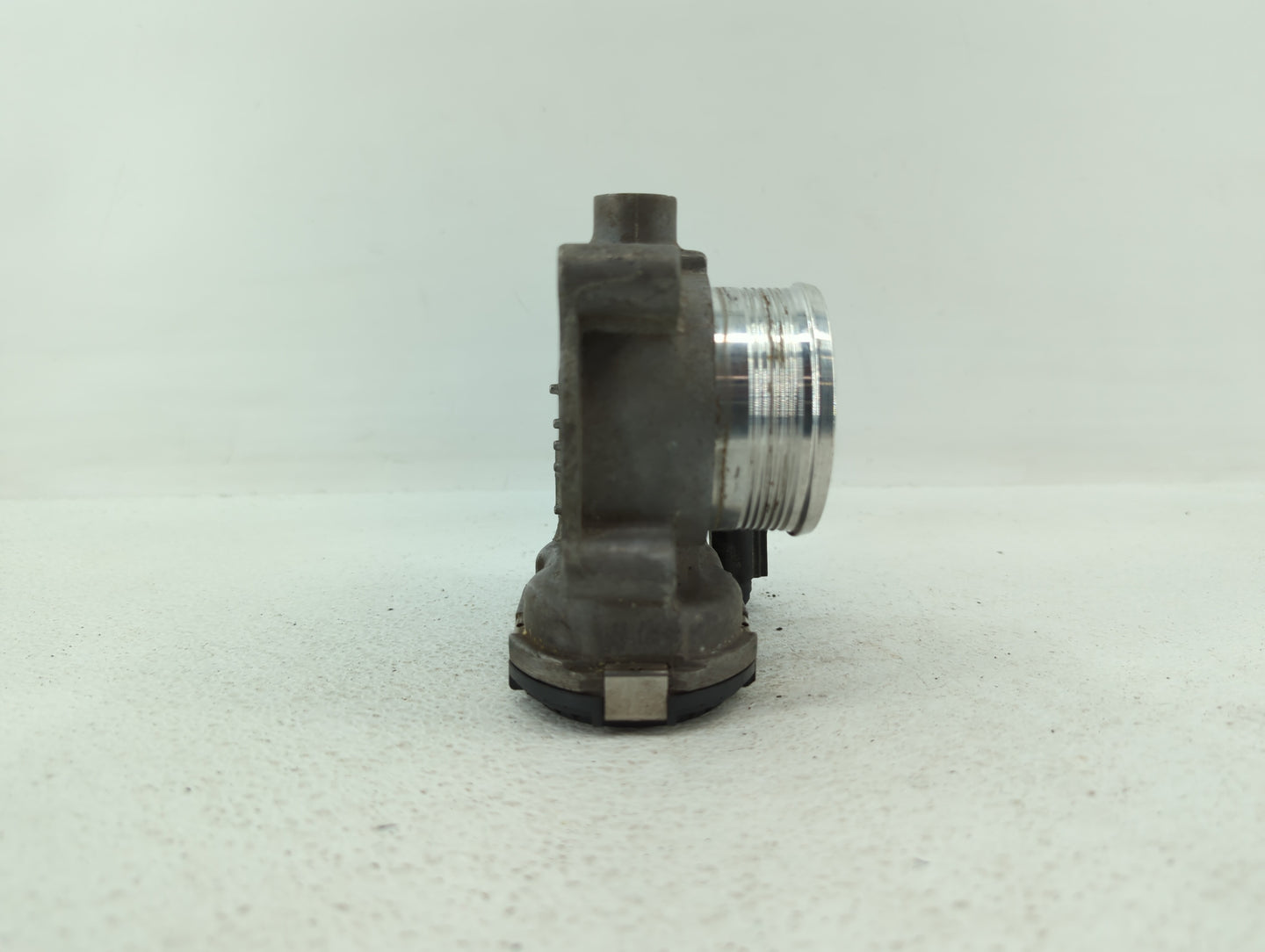 2014-2018 Ford Focus Throttle Body P/N:DS7E-9F991-BB Fits Fits 2014 2015 2016 2017 2018 2019 OEM Used Auto Parts - Oemusedau