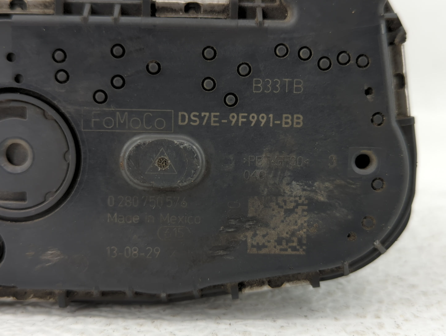 2014-2018 Ford Focus Throttle Body P/N:DS7E-9F991-BB Fits Fits 2014 2015 2016 2017 2018 2019 OEM Used Auto Parts - Oemusedau