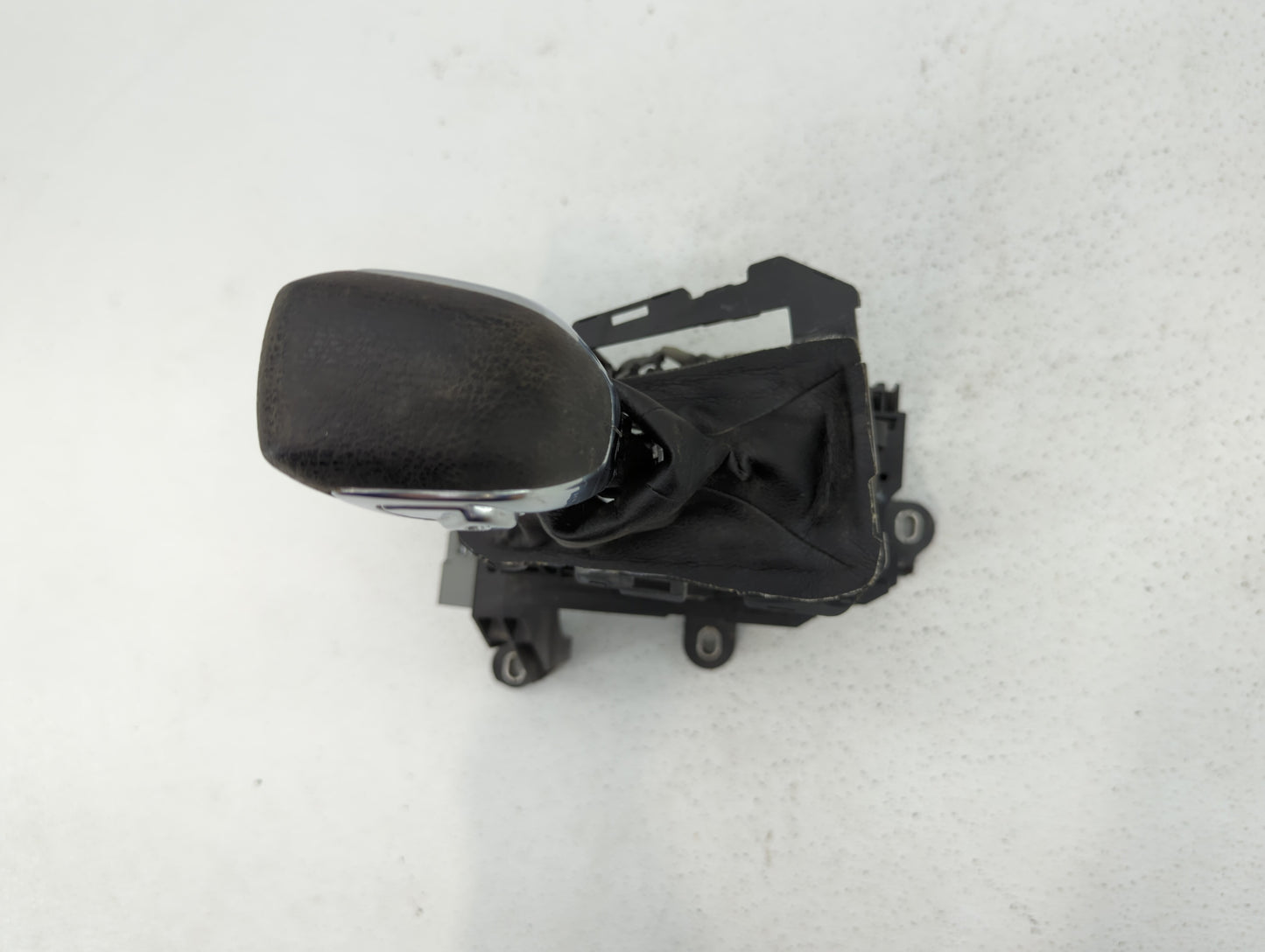 2014 Ford Focus Floor Console Assembly Shifter Black - Oemusedautoparts1.com