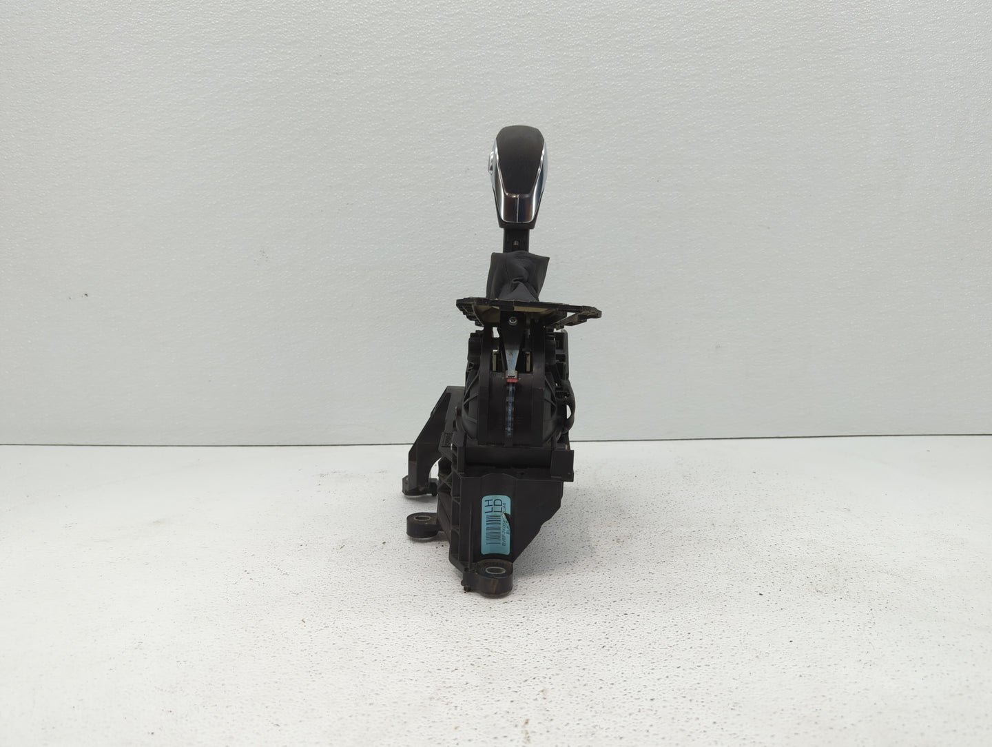 2014 Ford Focus Floor Console Assembly Shifter Black - Oemusedautoparts1.com