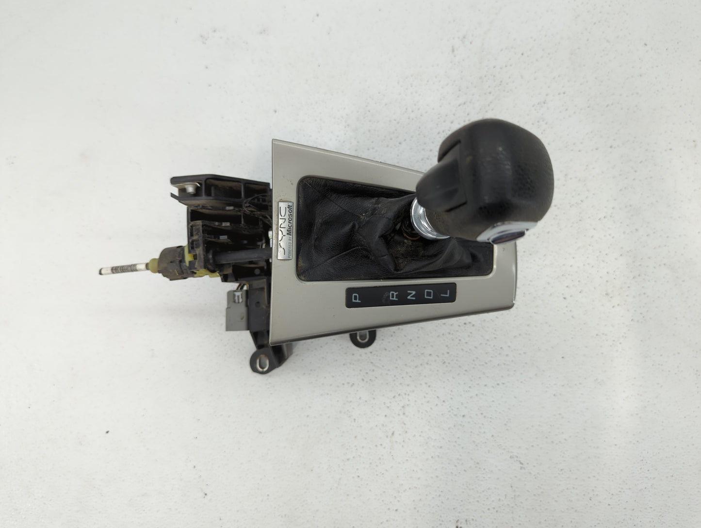 2014 Ford Focus Floor Console Assembly Shifter Black - Oemusedautoparts1.com
