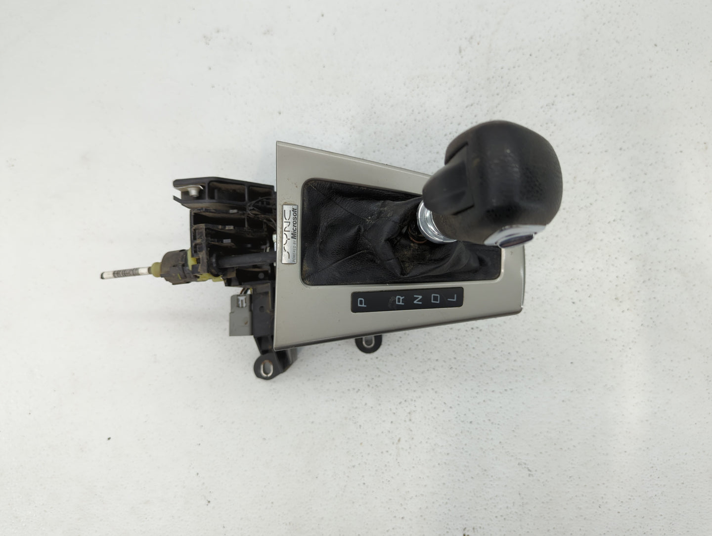 2014 Ford Focus Floor Console Assembly Shifter Black 410624 - Oemusedautoparts1.com