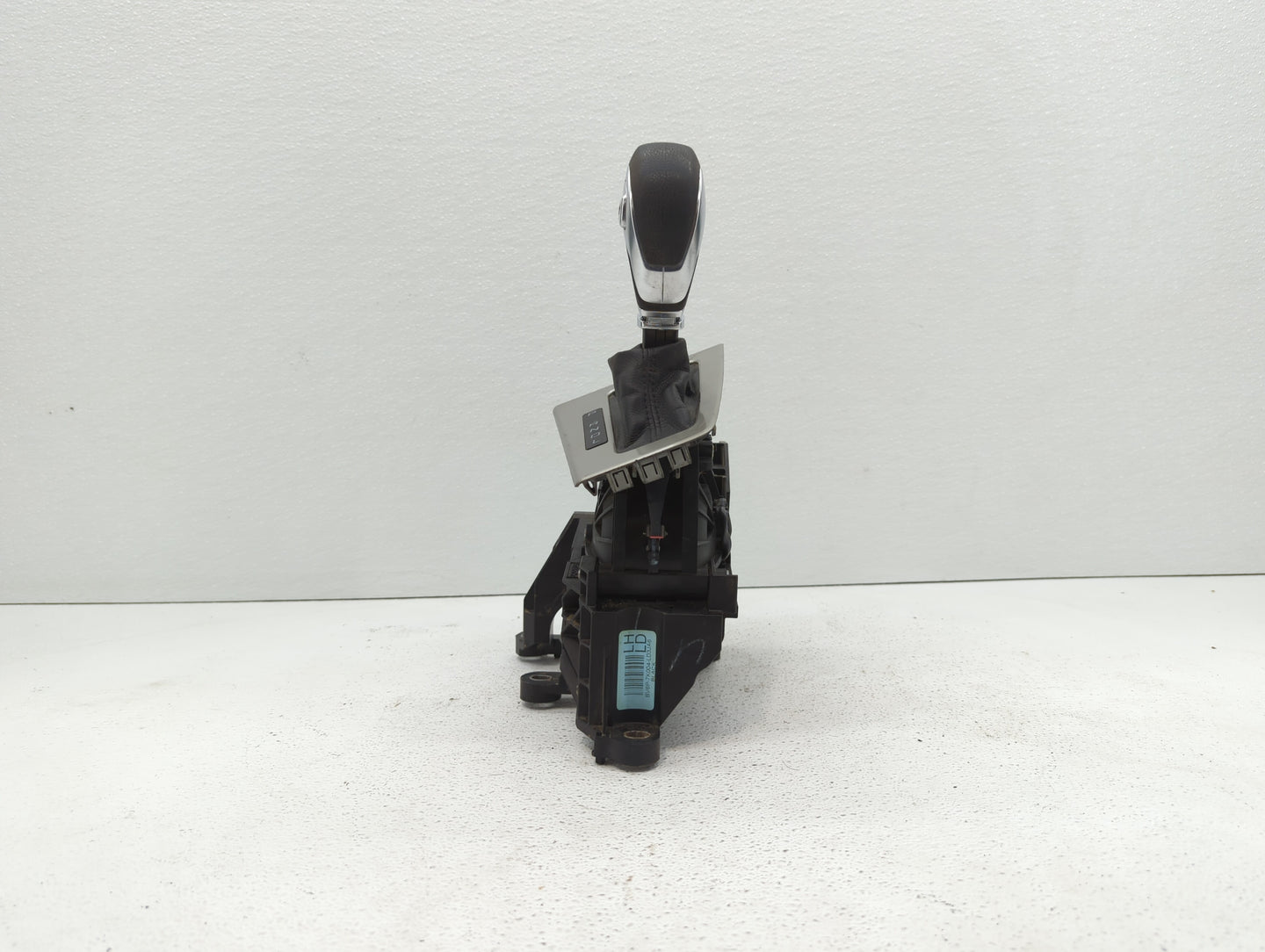 2014 Ford Focus Floor Console Assembly Shifter Black 410624 - Oemusedautoparts1.com