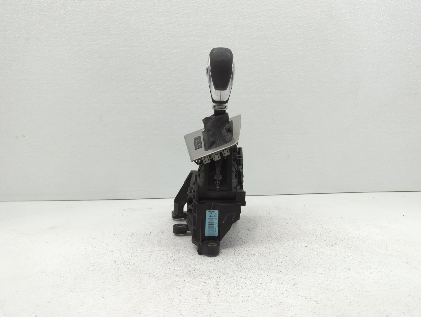 2014 Ford Focus Floor Console Assembly Shifter Black 410624 - Oemusedautoparts1.com