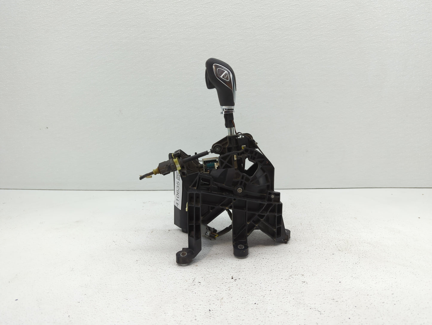 2014 Ford Focus Floor Console Assembly Shifter Black - Oemusedautoparts1.com