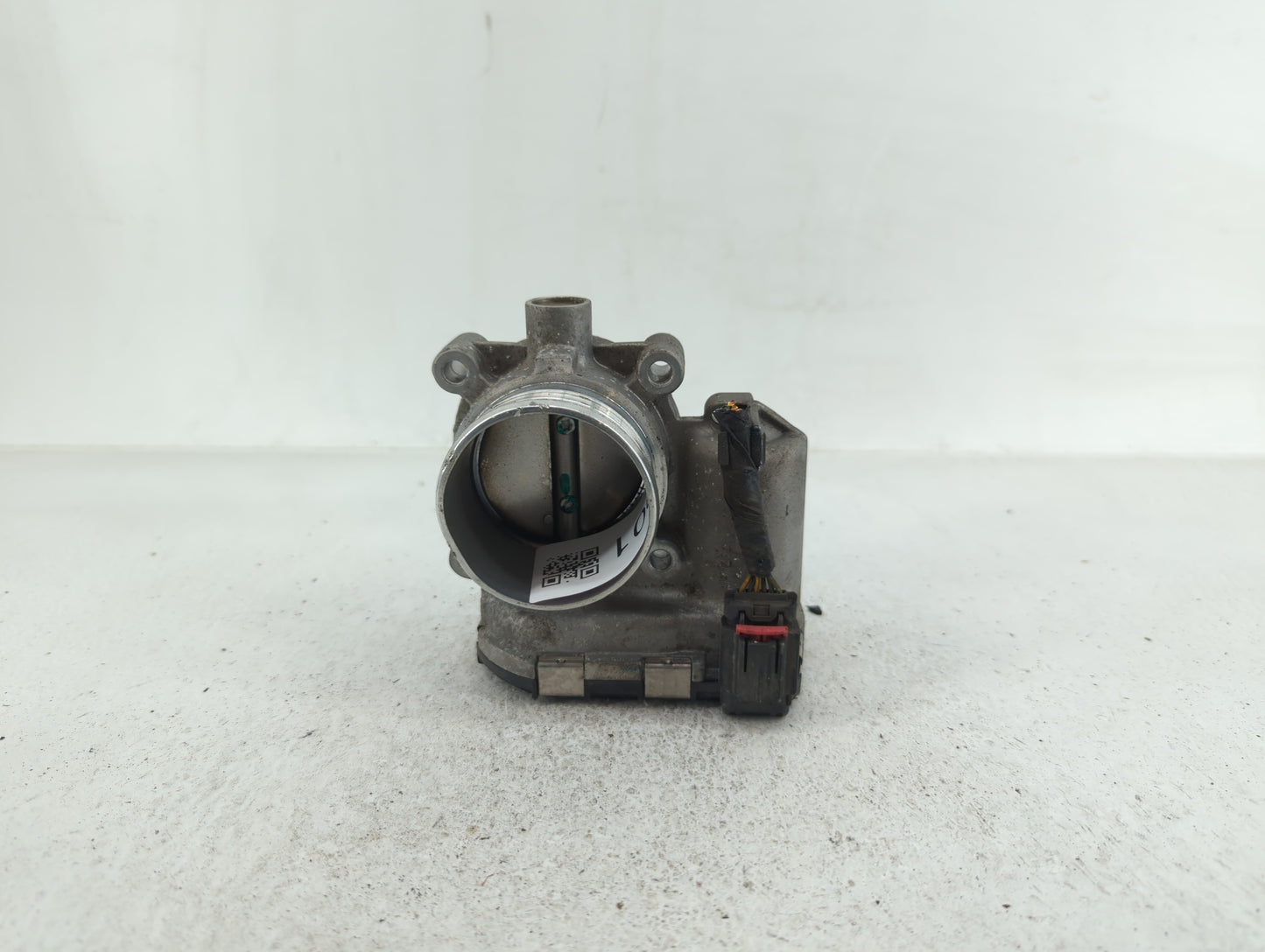 2014-2018 Ford Focus Throttle Body P/N:DS7E-9F991-BB Fits Fits 2014 2015 2016 2017 2018 2019 2020 2021 2022 OEM Used Auto Pa