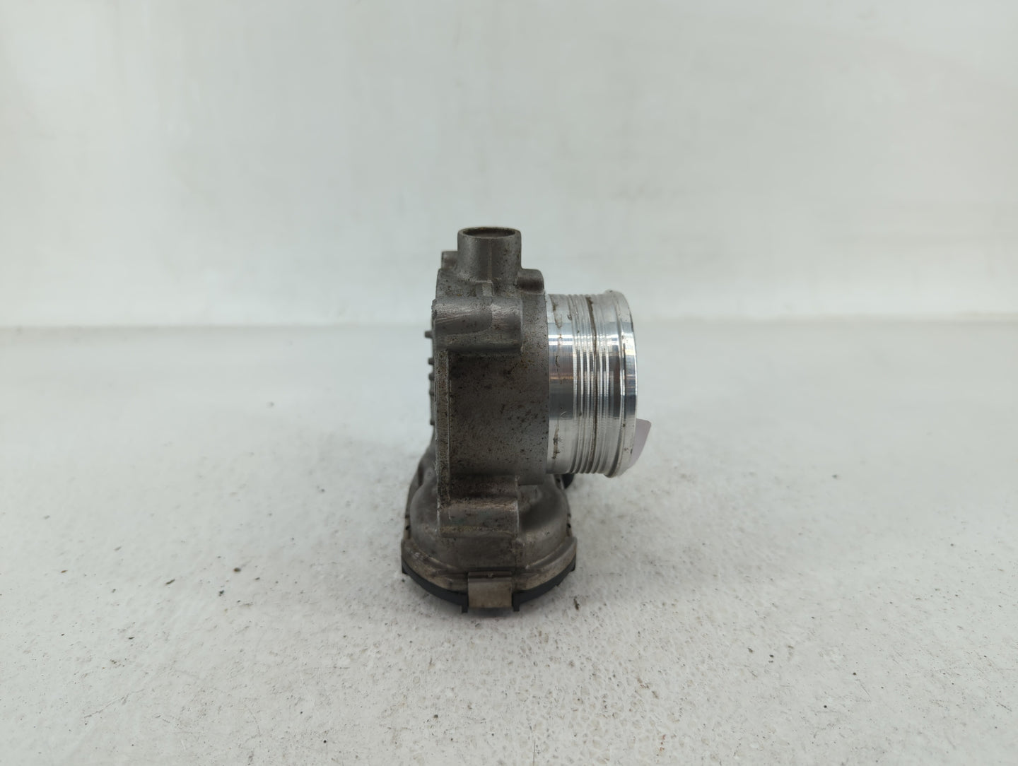 2014-2018 Ford Focus Throttle Body P/N:DS7E-9F991-BB Fits Fits 2014 2015 2016 2017 2018 2019 2020 2021 2022 OEM Used Auto Pa