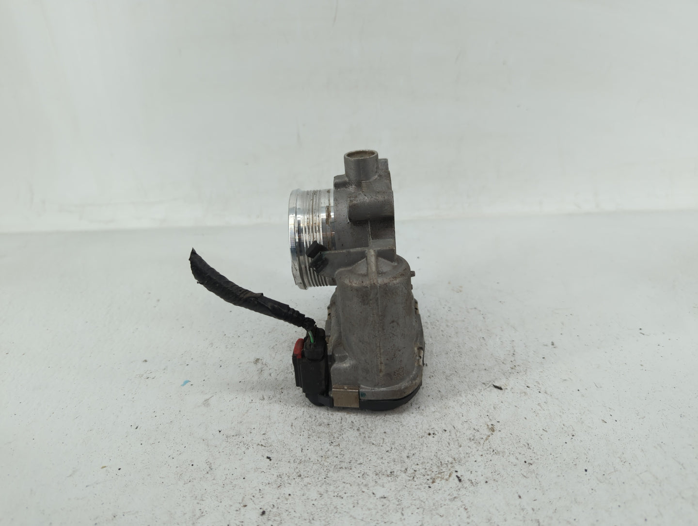 2014 Ford Focus Throttle Body P/N:DS7E-9F991-BB DS7E-9F991-AH Fits Fits 2013 2015 2016 2017 2018 2019 2020 2021 2022 OEM Use