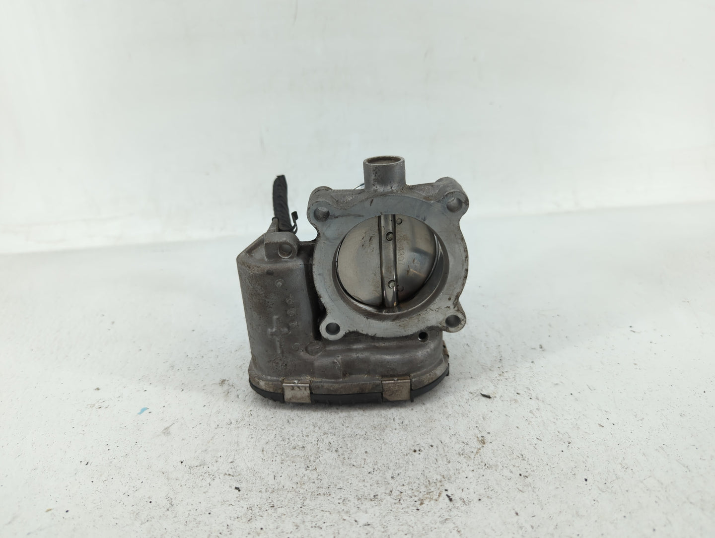 2014 Ford Focus Throttle Body P/N:DS7E-9F991-BB DS7E-9F991-AH Fits Fits 2013 2015 2016 2017 2018 2019 2020 2021 2022 OEM Use